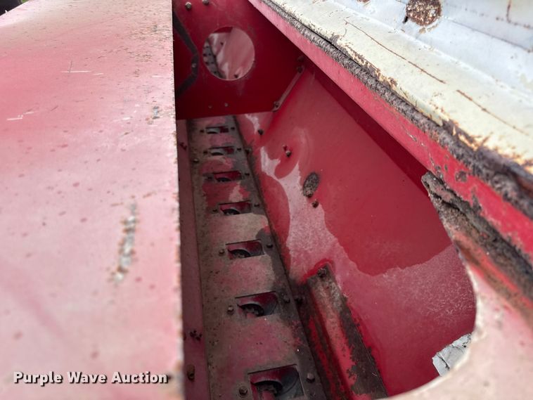 image for item DY8222 International 510 grain drill