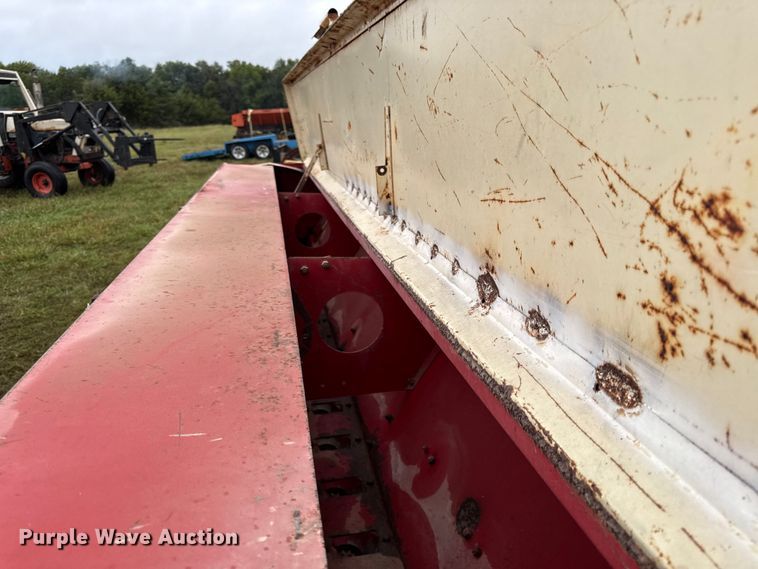 image for item DY8222 International 510 grain drill