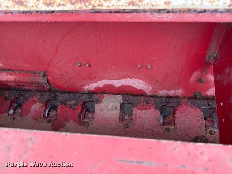 image for item DY8222 International 510 grain drill