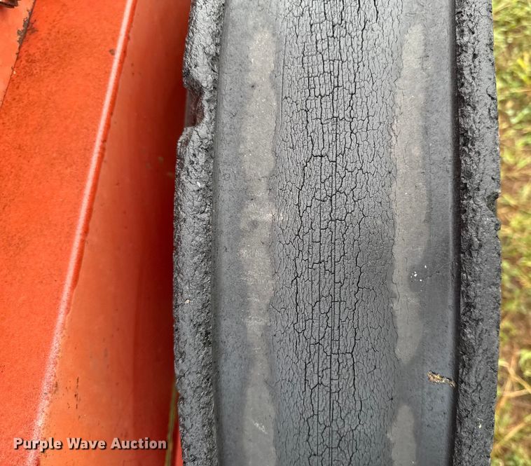 image for item DY8222 International 510 grain drill