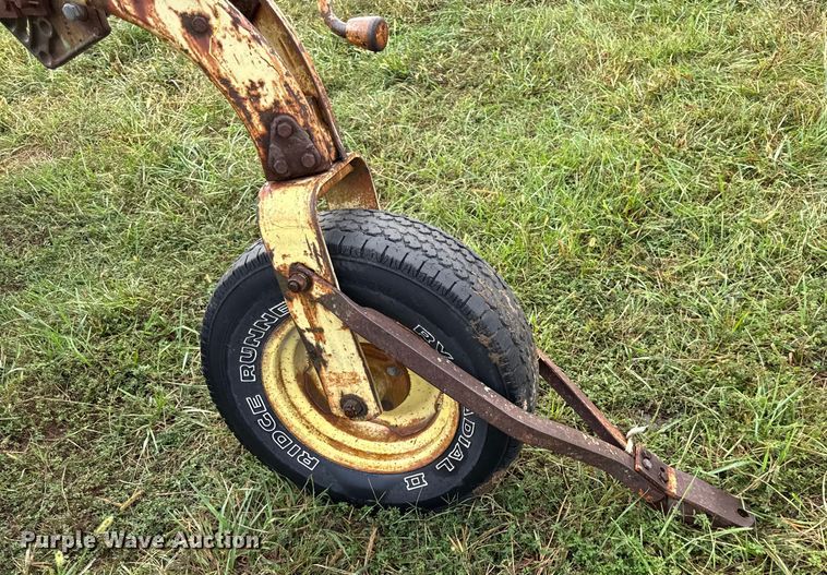 image for item DY8223 John Deere hay rake