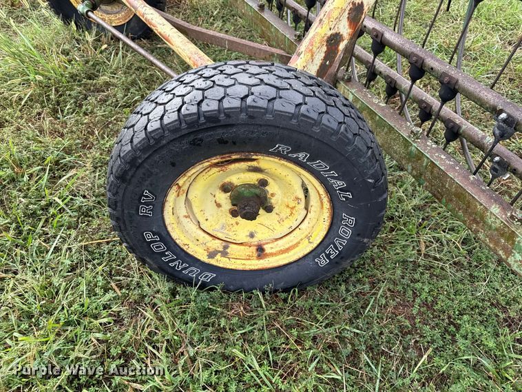 image for item DY8223 John Deere hay rake