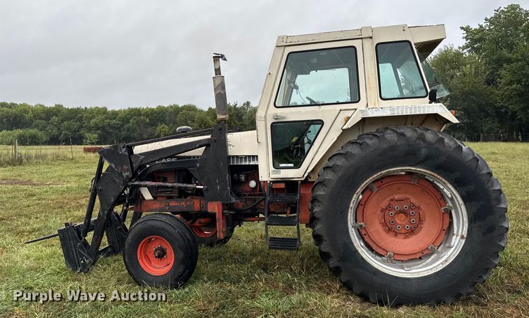 image for item DY8224 Case 1690 tractor