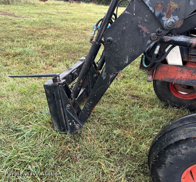 image for item DY8224 Case 1690 tractor