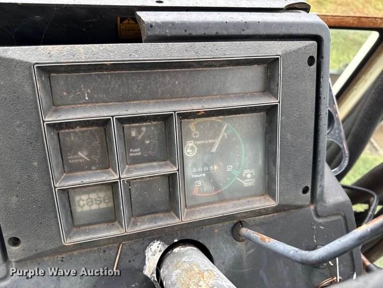 image for item DY8224 Case 1690 tractor