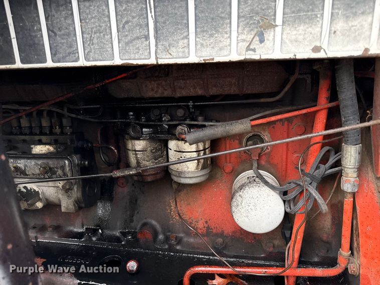 image for item DY8224 Case 1690 tractor