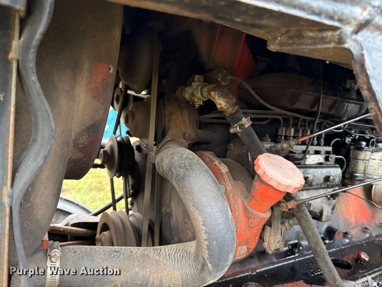 image for item DY8224 Case 1690 tractor