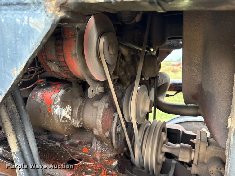 image for item DY8224 Case 1690 tractor