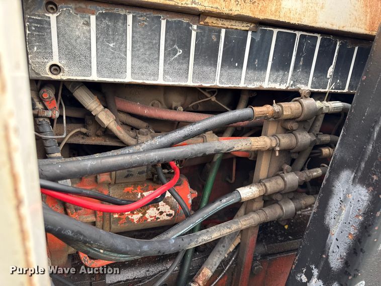 image for item DY8224 Case 1690 tractor