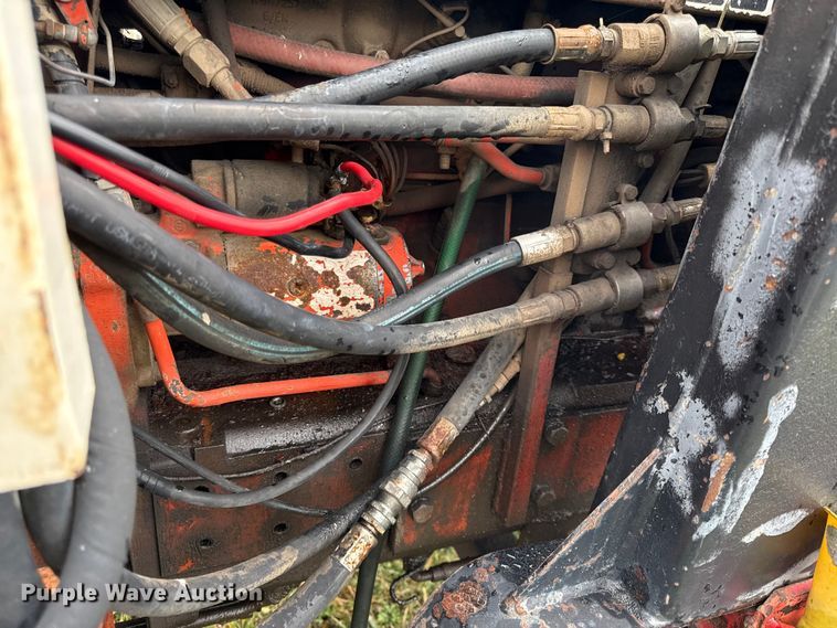 image for item DY8224 Case 1690 tractor