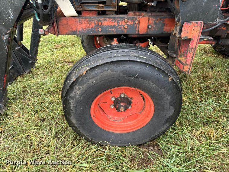 image for item DY8224 Case 1690 tractor