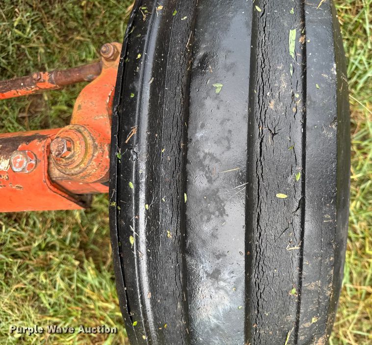 image for item DY8224 Case 1690 tractor