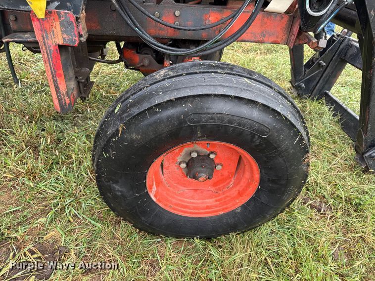 image for item DY8224 Case 1690 tractor