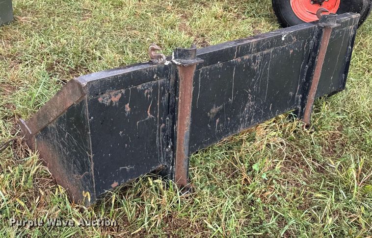 image for item DY8224 Case 1690 tractor