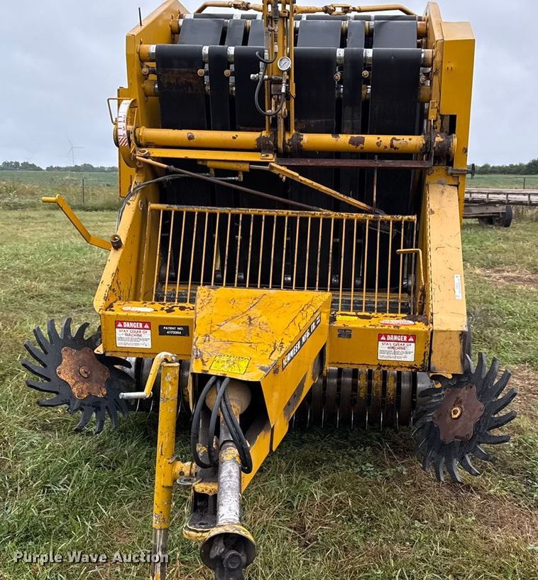 image for item DY8225 Vermeer 605F  round baler