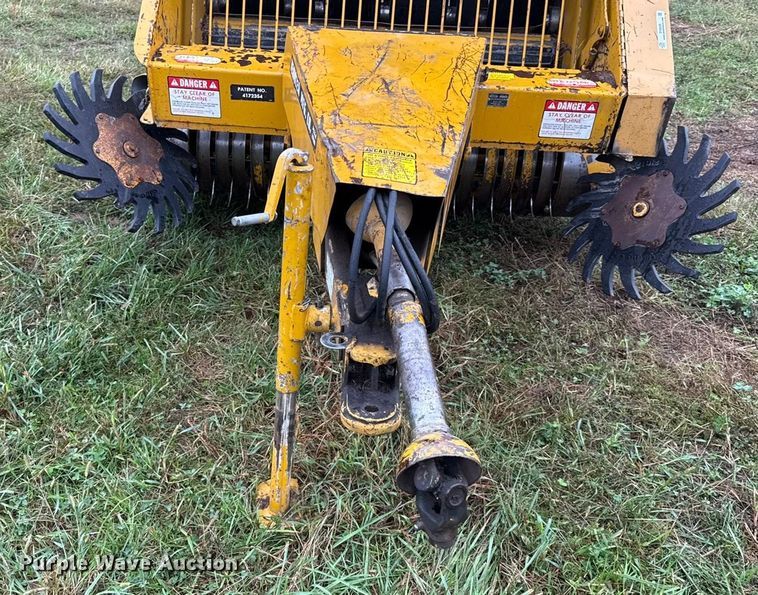 image for item DY8225 Vermeer 605F  round baler