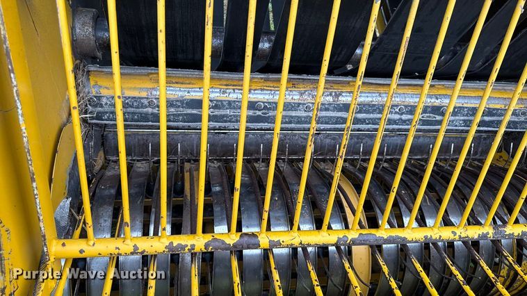 image for item DY8225 Vermeer 605F  round baler