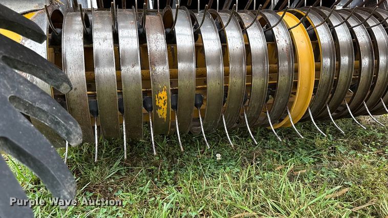 image for item DY8225 Vermeer 605F  round baler