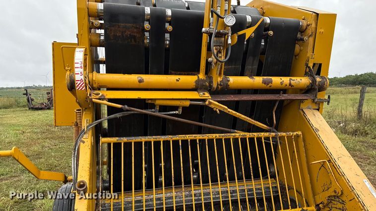 image for item DY8225 Vermeer 605F  round baler