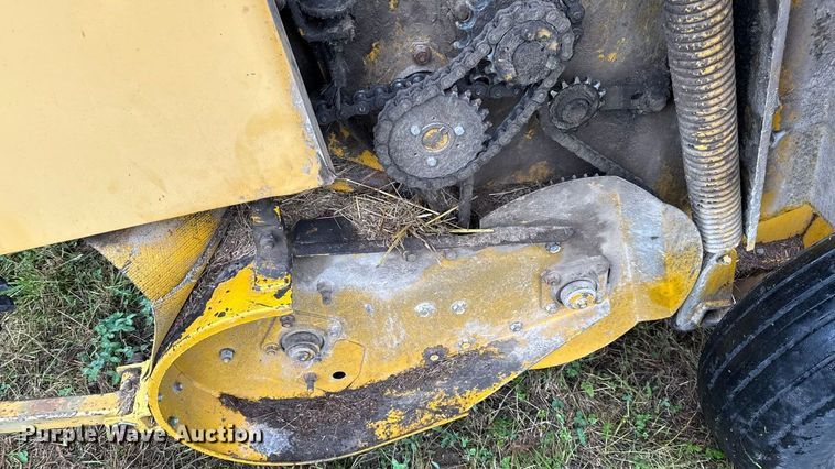 image for item DY8225 Vermeer 605F  round baler