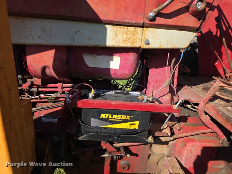 image for item DZ6385 International Harvester 756D tractor