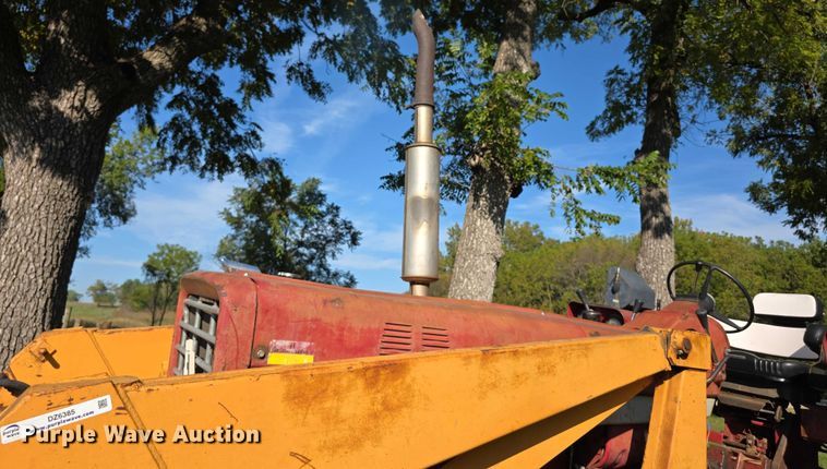 image for item DZ6385 International Harvester 756D tractor