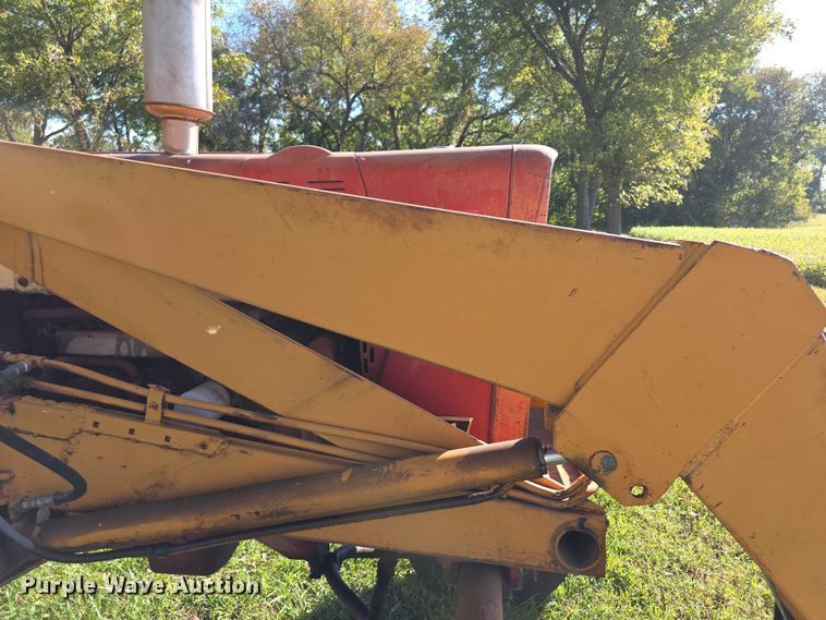 image for item DZ6385 International Harvester 756D tractor