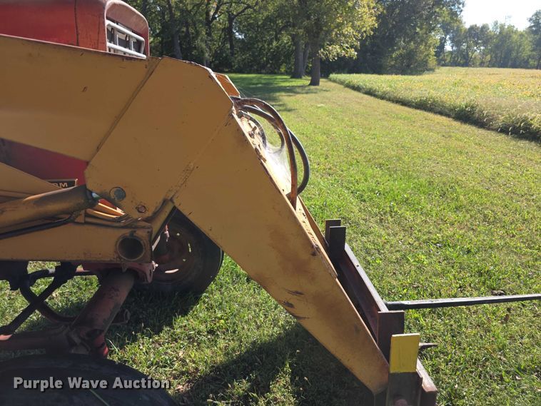 image for item DZ6385 International Harvester 756D tractor