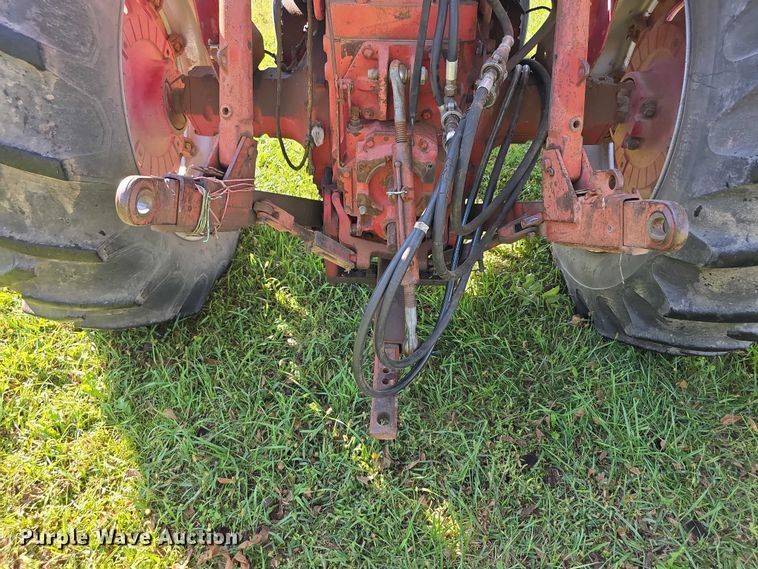 image for item DZ6385 International Harvester 756D tractor