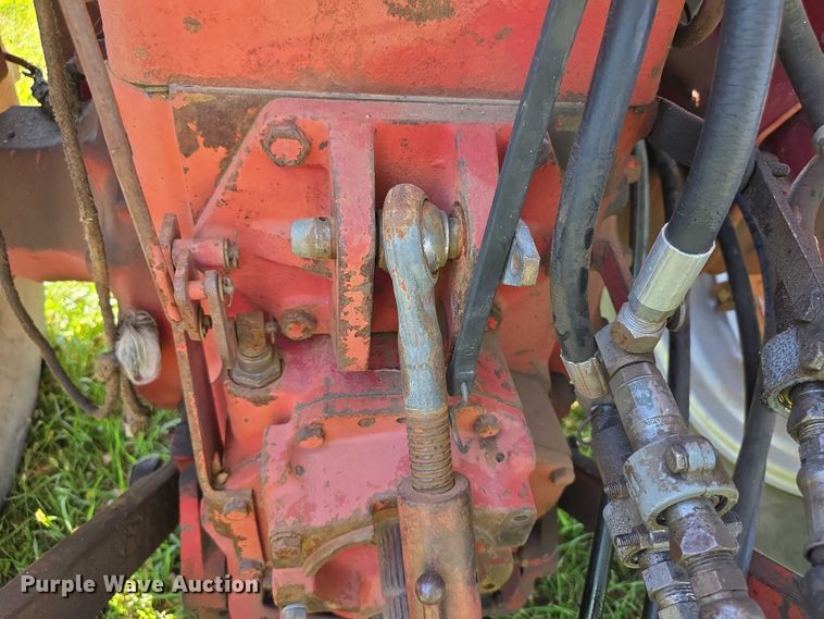 image for item DZ6385 International Harvester 756D tractor