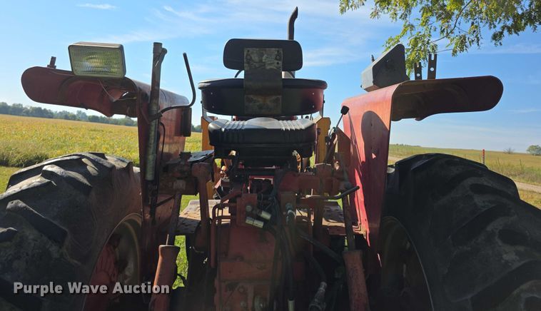 image for item DZ6385 International Harvester 756D tractor