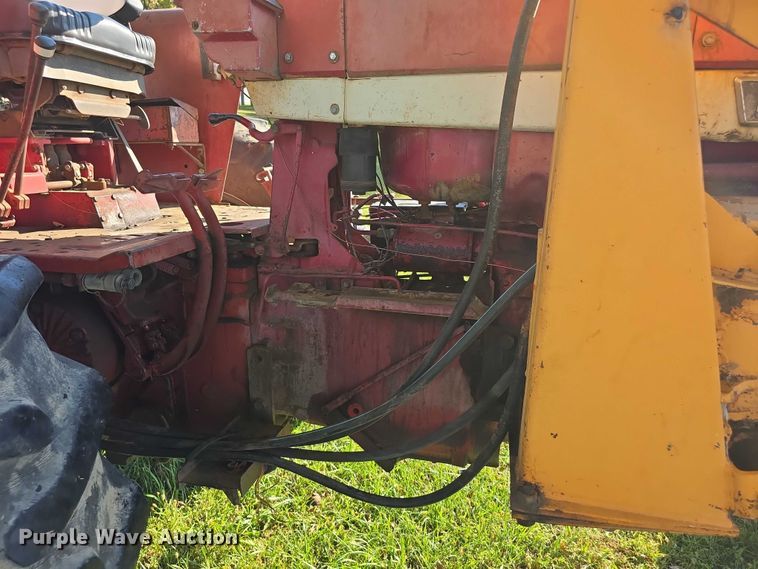 image for item DZ6385 International Harvester 756D tractor