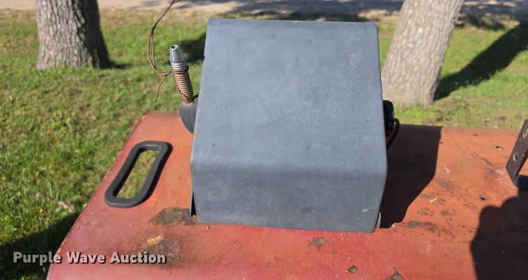 image for item DZ6385 International Harvester 756D tractor