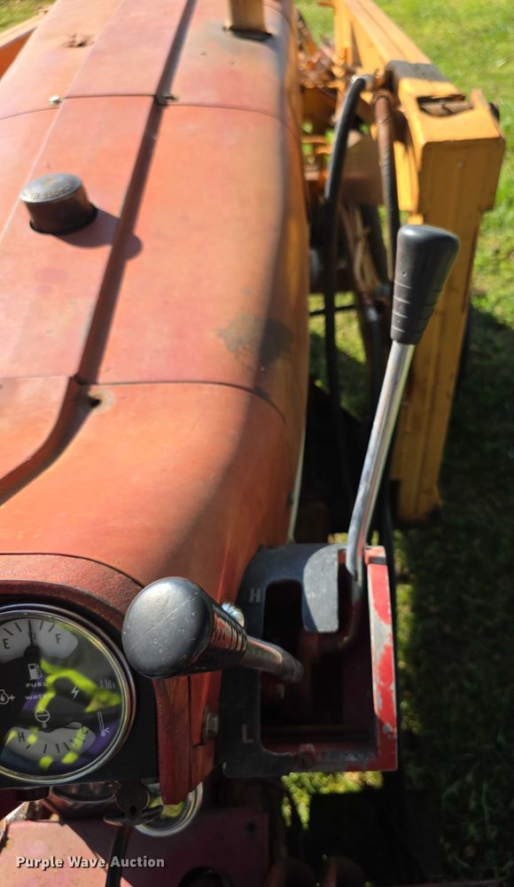 image for item DZ6385 International Harvester 756D tractor