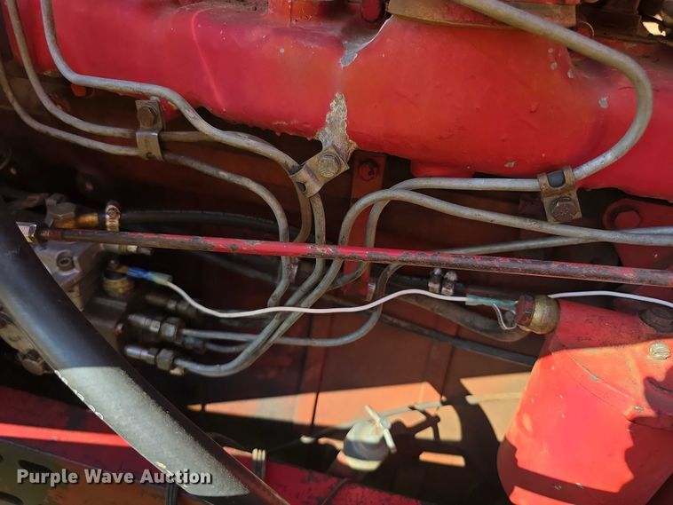 image for item DZ6385 International Harvester 756D tractor