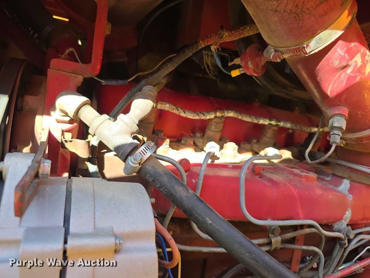 image for item DZ6385 International Harvester 756D tractor