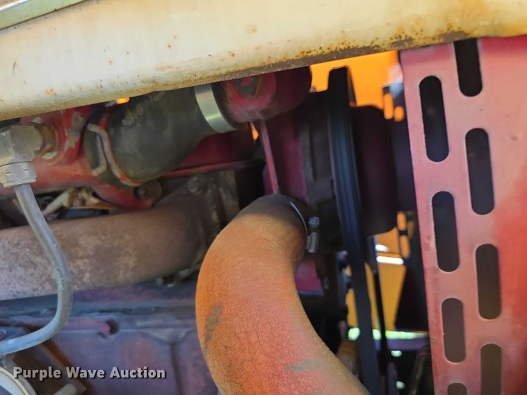 image for item DZ6385 International Harvester 756D tractor