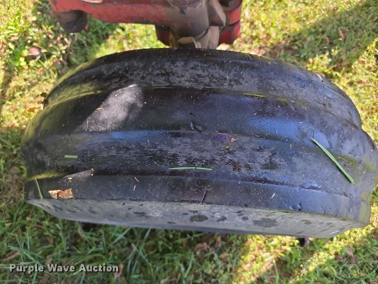 image for item DZ6385 International Harvester 756D tractor