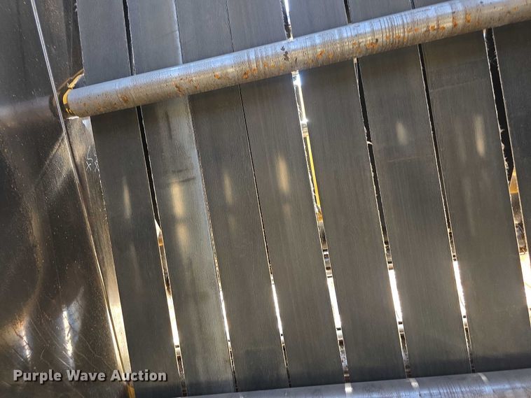 image for item DZ6386 2006 Vermeer  605M DCF Wide pickup round baler