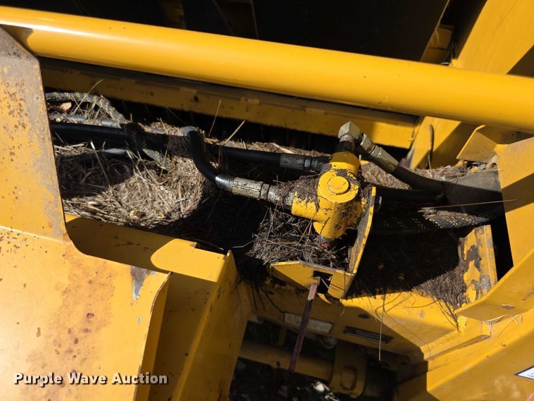 image for item DZ6392 1998 Vermeer 504L series round baler