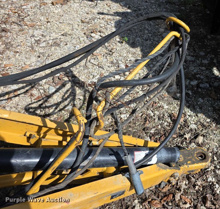 image for item DZ6392 1998 Vermeer 504L series round baler