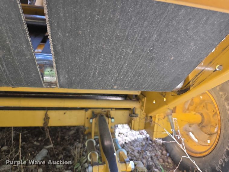 image for item DZ6392 1998 Vermeer 504L series round baler