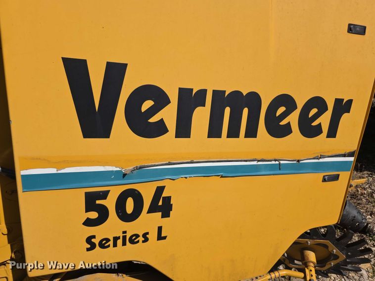 image for item DZ6392 1998 Vermeer 504L series round baler