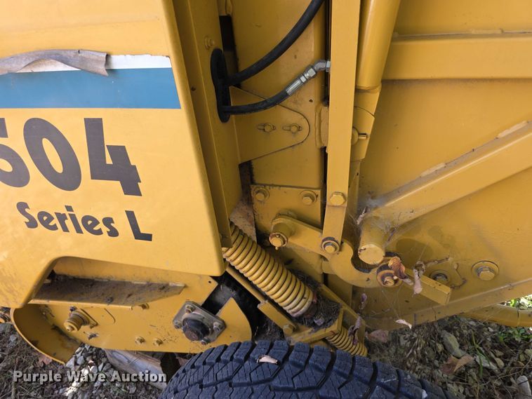 image for item DZ6392 1998 Vermeer 504L series round baler