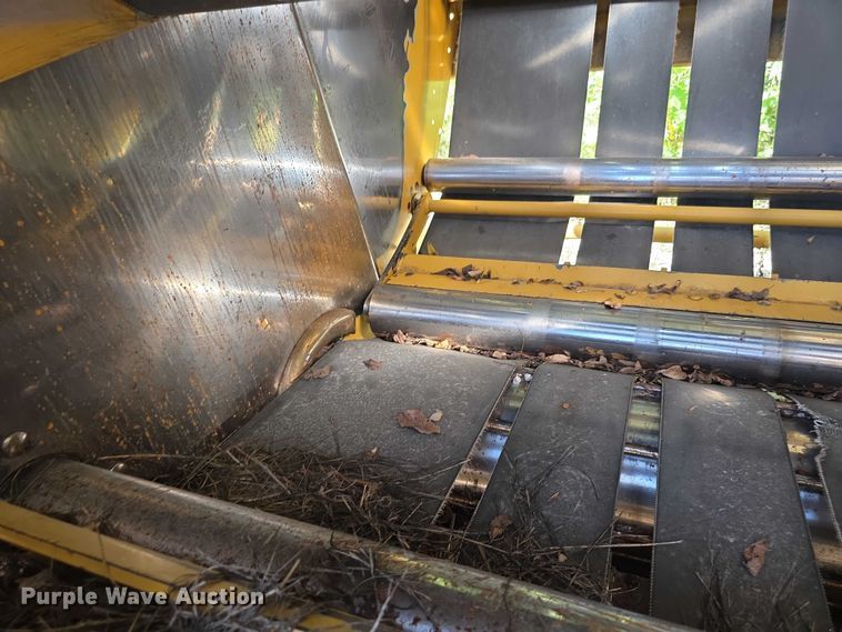 image for item DZ6392 1998 Vermeer 504L series round baler