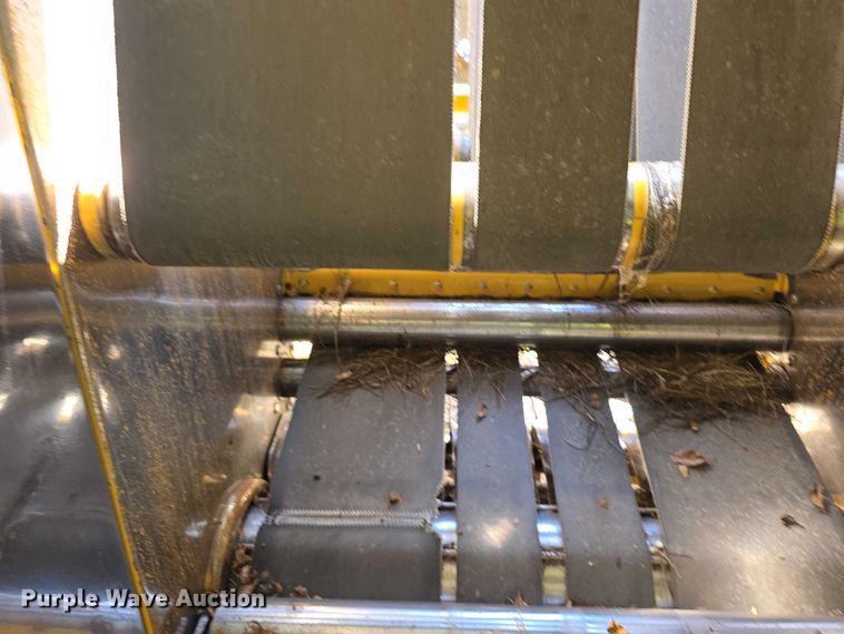 image for item DZ6392 1998 Vermeer 504L series round baler