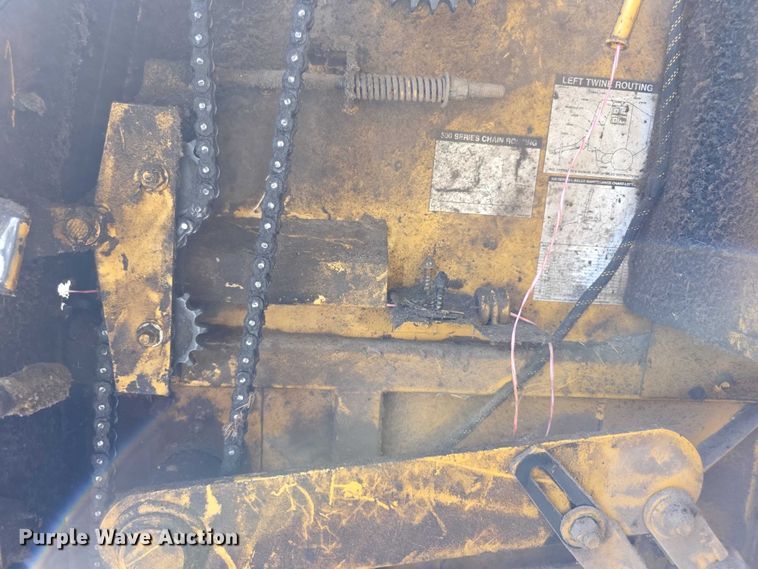 image for item DZ6392 1998 Vermeer 504L series round baler