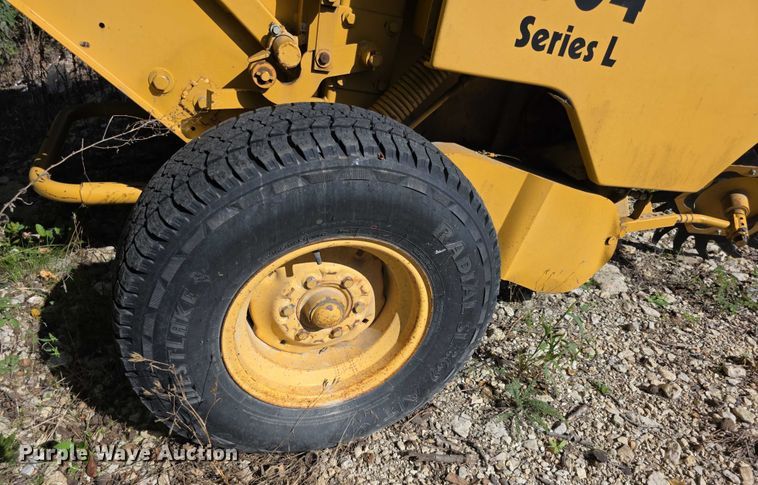 image for item DZ6392 1998 Vermeer 504L series round baler