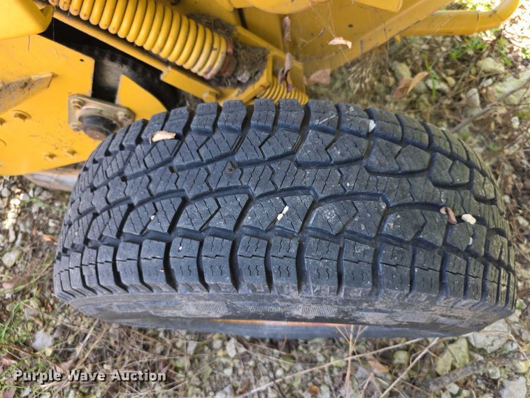 image for item DZ6392 1998 Vermeer 504L series round baler