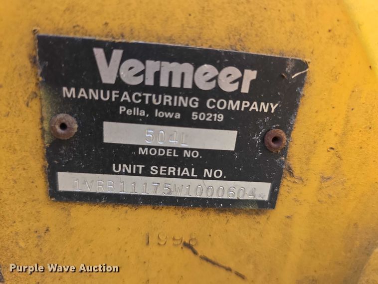 image for item DZ6392 1998 Vermeer 504L series round baler